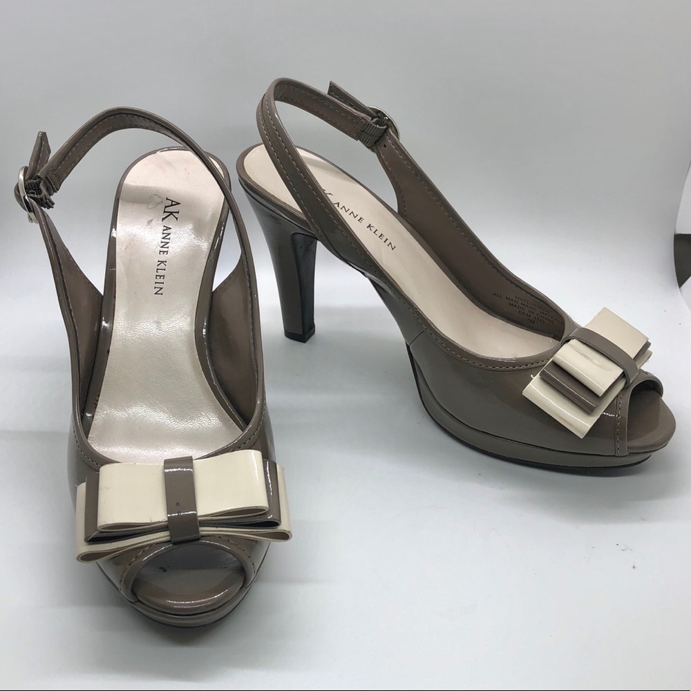 ANNE KLEIN Mafluent patent leather bow tie heels